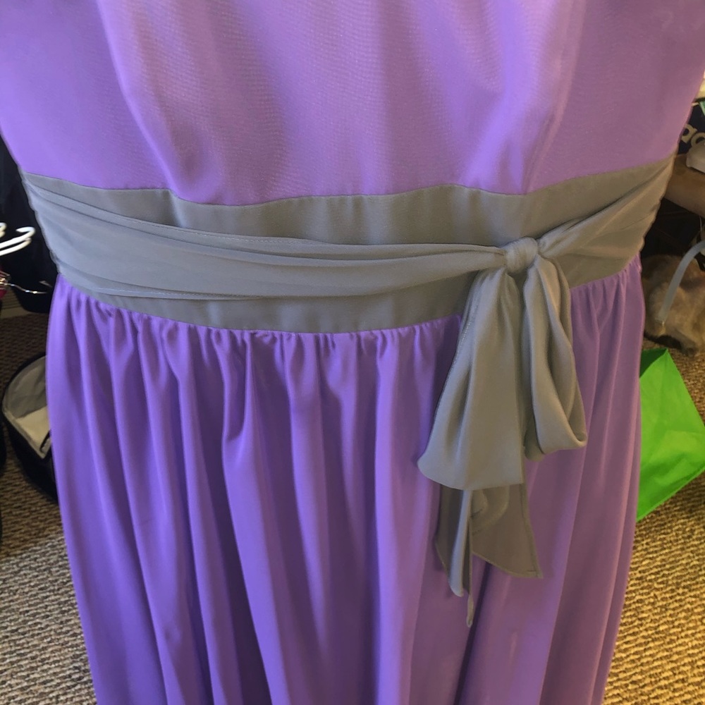 Dress - Picture 3 of 4
